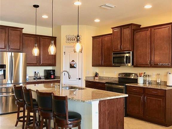2nd image of 2835 Esmeralda Dr