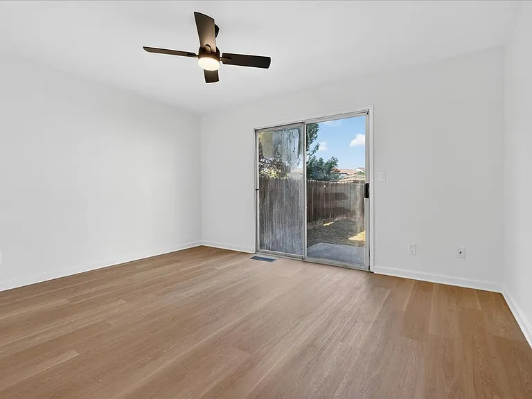 521 Spring Dr #A — Photo 10
