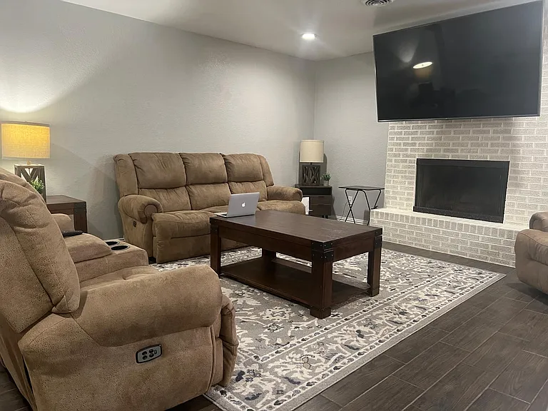 2504 Baylor Ave — Photo 28