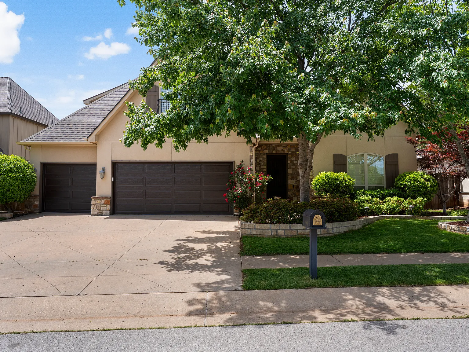 4 bed, 3.5 bath, 3507 sqft, $3,395 — Photo 2