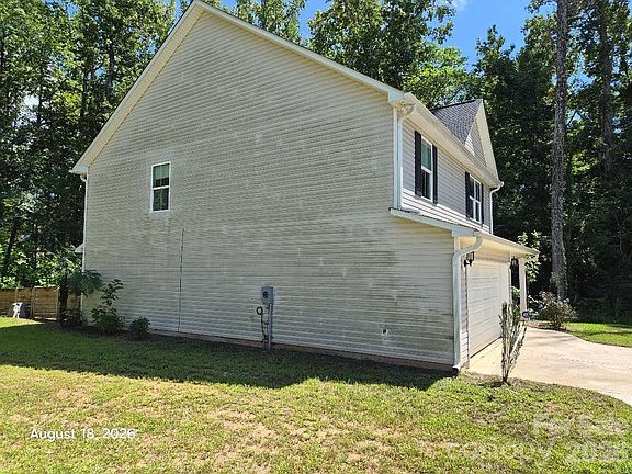 2nd image of 2173 Country Club Dr