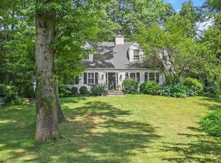 10 McLaren Rd S, Darien, CT 06820