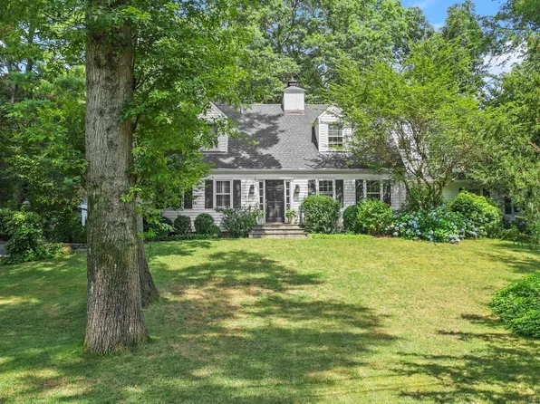 10 McLaren Road South, Darien, CT 06820