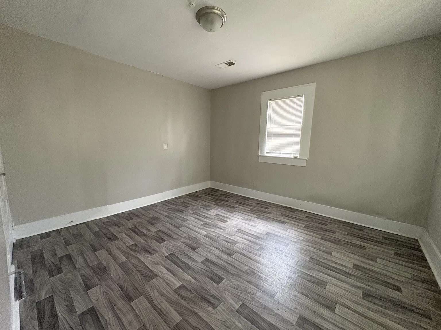 6112 Blocton Avenue - 1 — Photo 3
