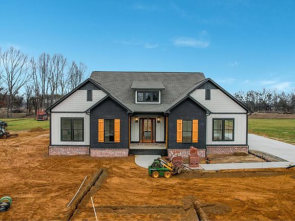 2nd image of 803 Oxford Loop