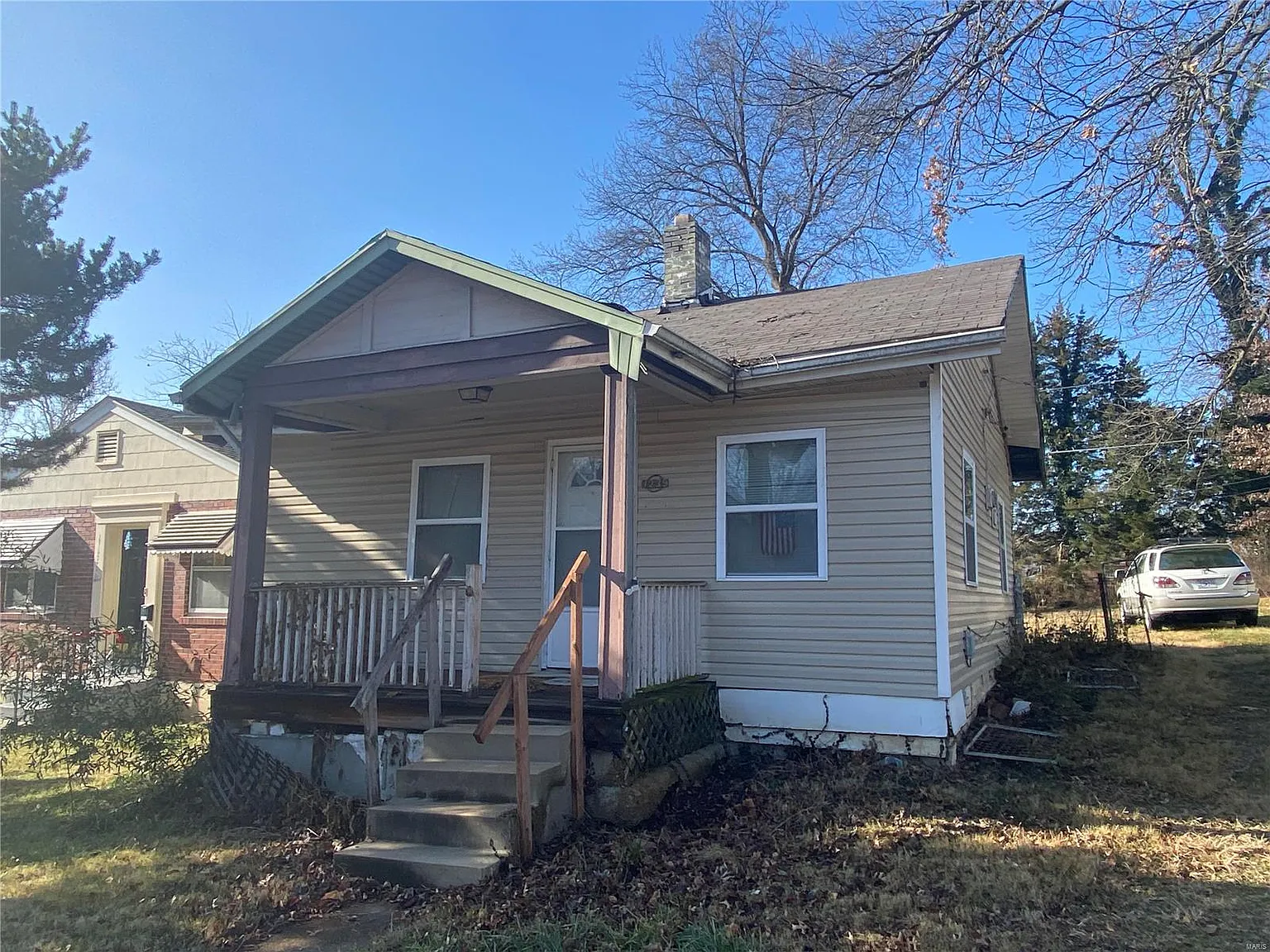 1239 Fairview Ave photo 1