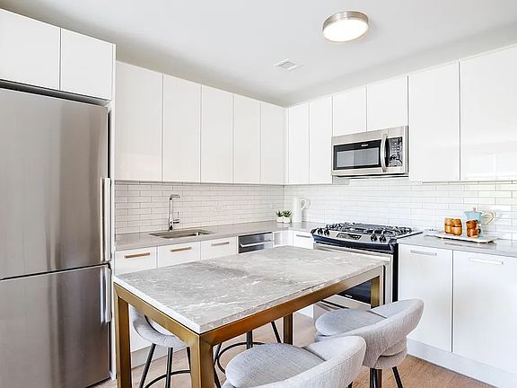 3rd image of 751 E 6th St #11G