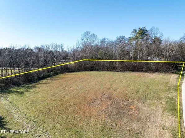 227 Emma Ross Ln, Maryville, TN 37803