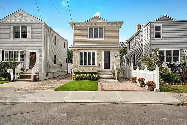 1st image of 451 Beach 125 St