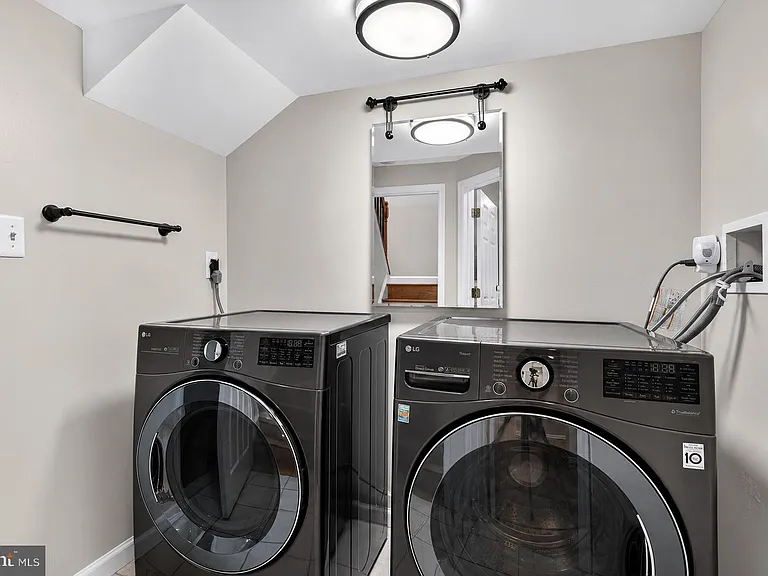 3615 Devilwood Ct — Photo 34