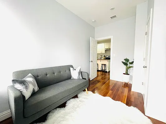 Rented by GROOME REALTY LLC | media 19