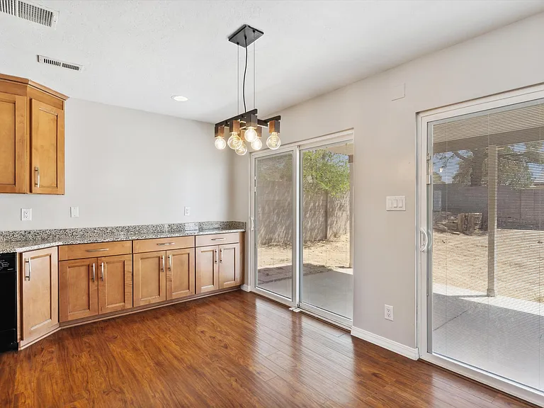 12912 Bryce Ave NE — Photo 10