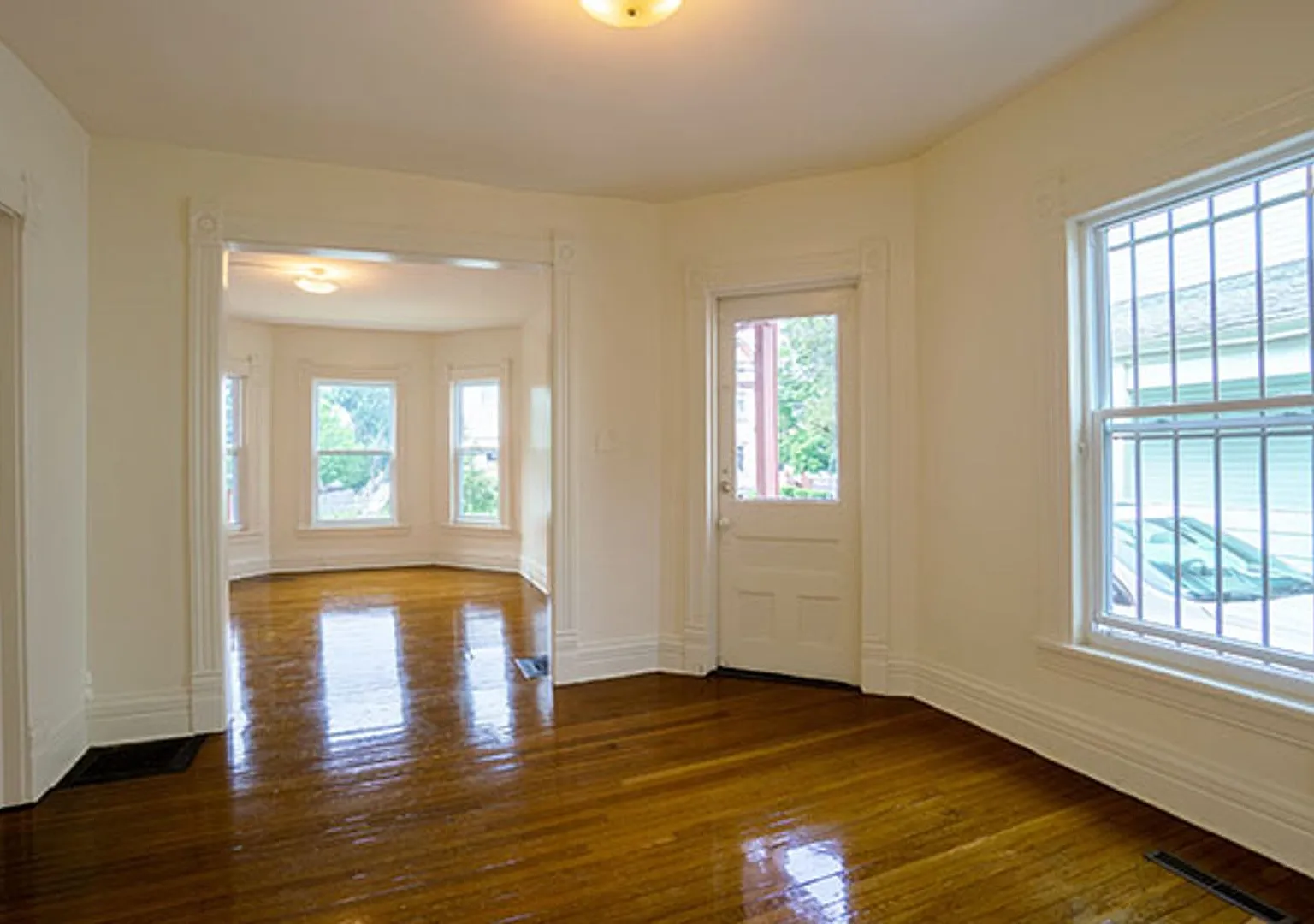 112 Dell Apt 1 - Available 7/1/27 - Charming First Floor Apartment One Block From Shops and Eateries — Photo 4