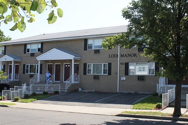 Lodi Manor LLC