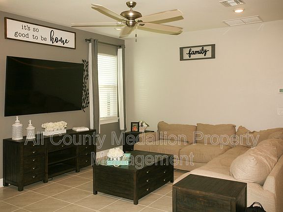 3rd image of 3287 Baravaldo Cir