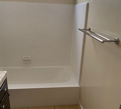 5th image of 4960 Kester Ave #3