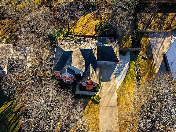 2nd image of 2363 E Victoria Ln