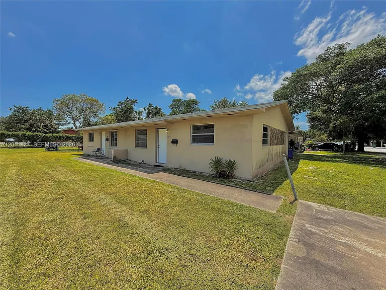 1970 NW 104th St #1970 — Photo 15