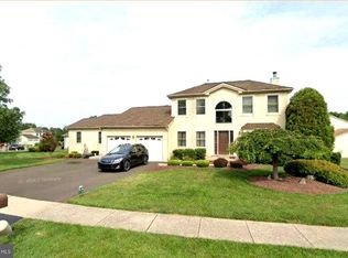 621 Nicole Dr, Southampton, PA 18966