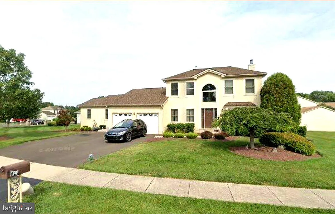 621 Nicole Dr photo 1
