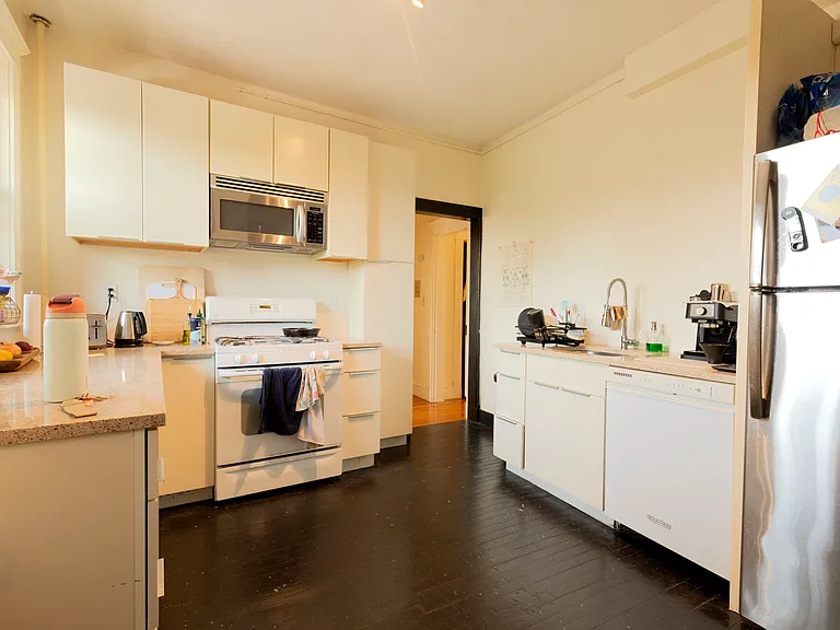 401 Washington St #4 — Photo 21
