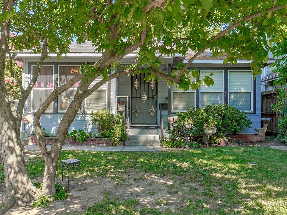 1st image of 481 Pecan St