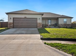 3448 W Hill St, Springfield, MO 65803