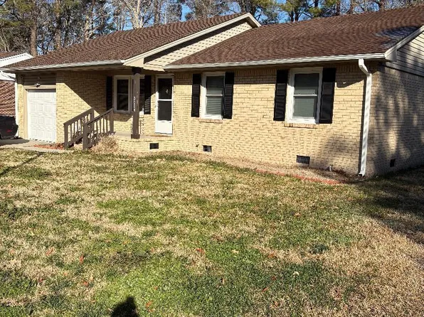 2004 Cedar Point Circle, Elizabeth City, NC 27909
