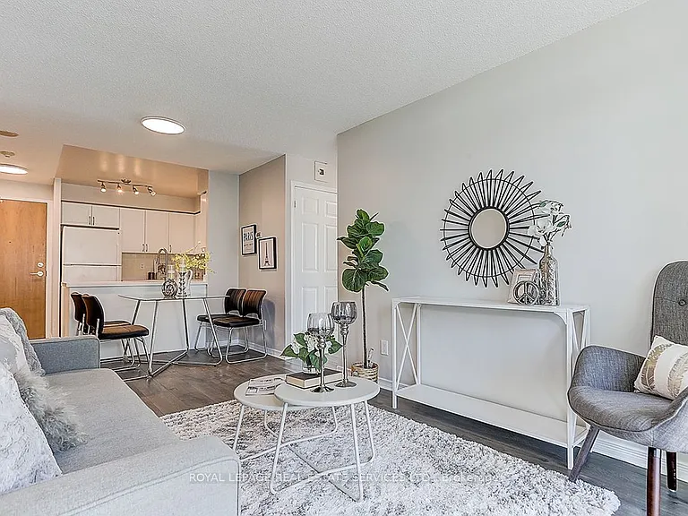 5500 Yonge St #808 — Photo 9