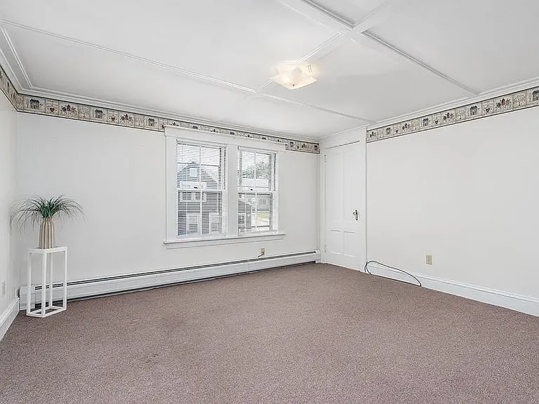 54 Maple St #B — Photo 6