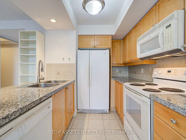 10 Northtown Way #606 — Photo 18