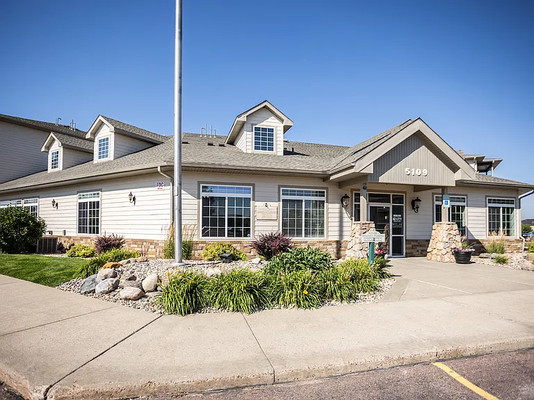 Donegal Pointe Apartments — Photo 13