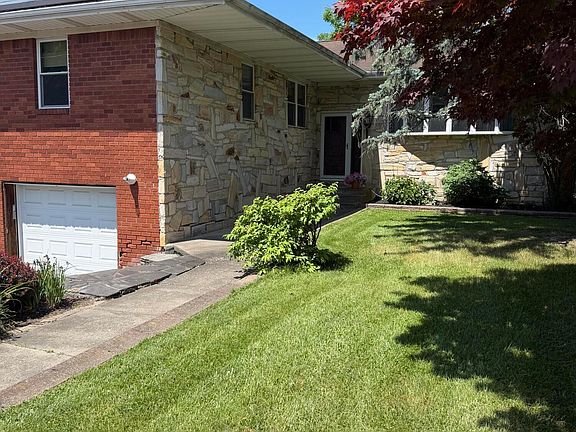 2nd image of 100 Huron Street
