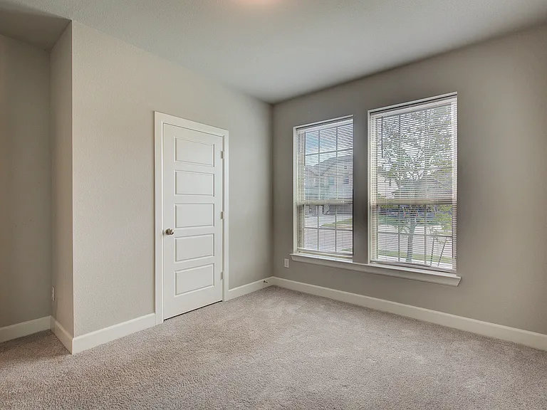1817 Arbor Dr — Photo 4