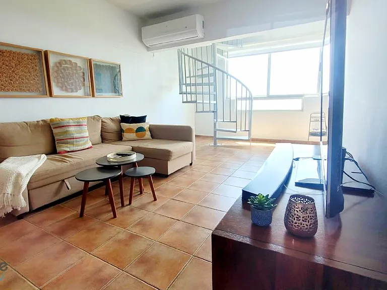 0 Sea View Suites #403 — Photo 4