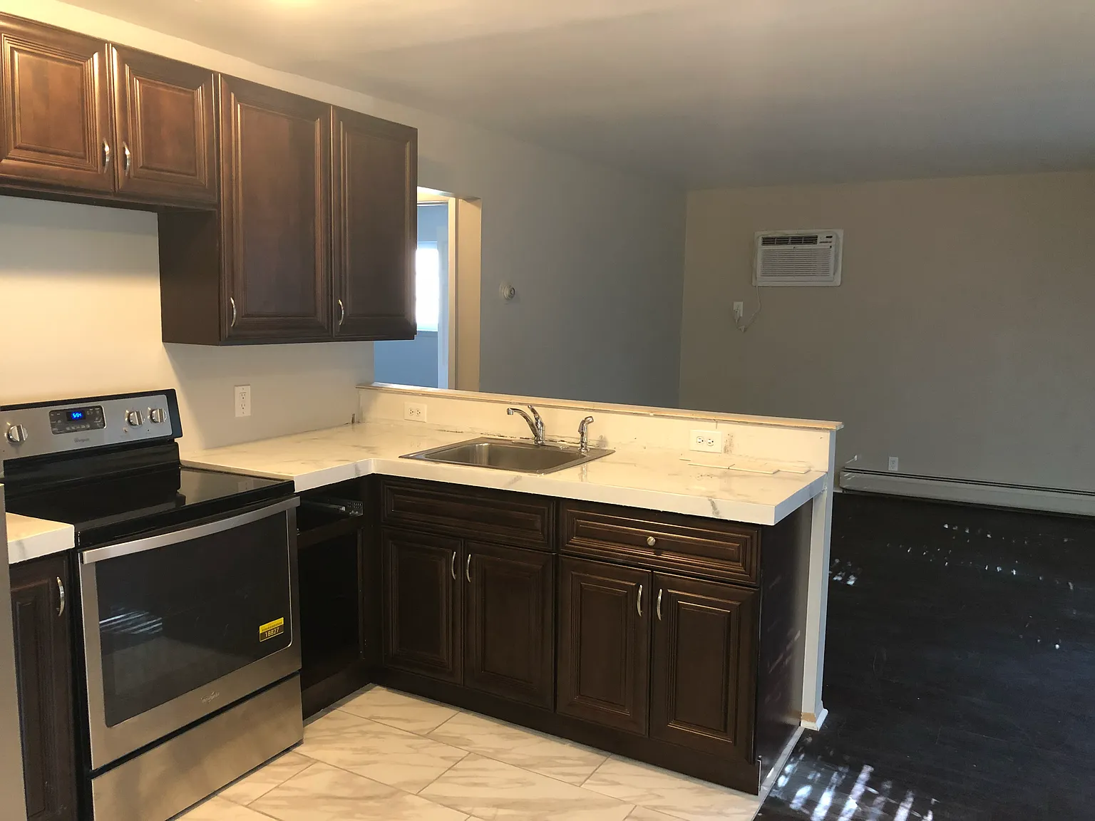 2508 Inglis Llc — Photo 3