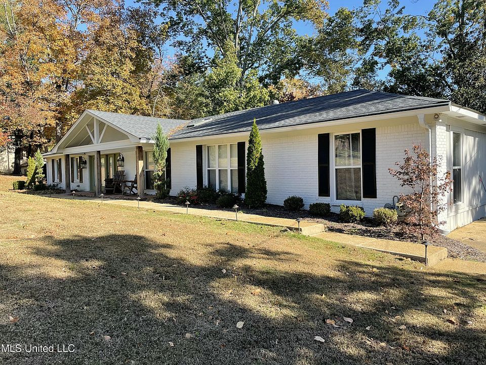 1st image of 106 Edgewood Dr
