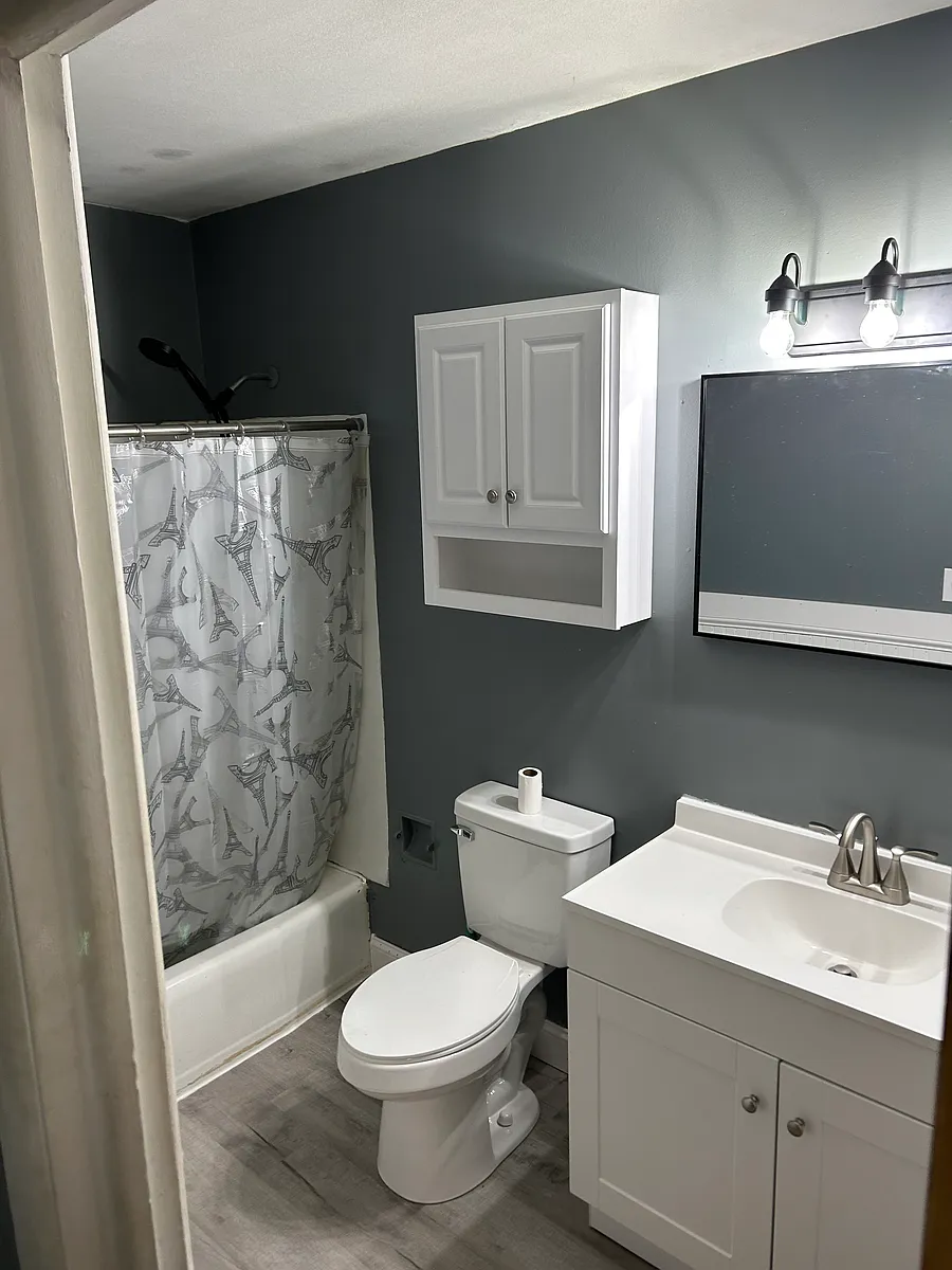 Building Photo - 807 S 10th St #807