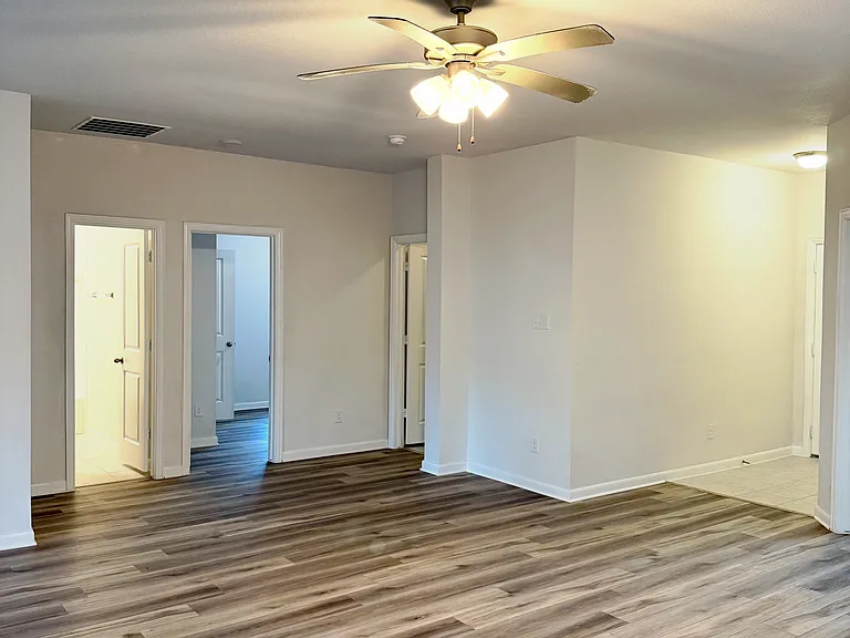 2075 Hartley Dr — Photo 6