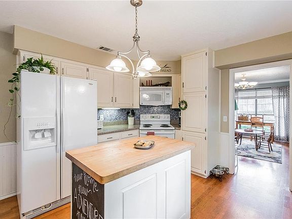 3rd image of 3708 Murphy Dr