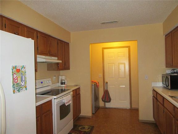 2nd image of 506 Rogers Ave