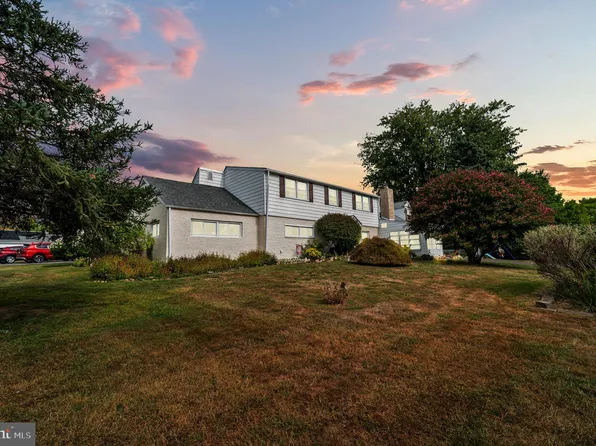 2700 Stanwood Ln, Bensalem, PA 19020