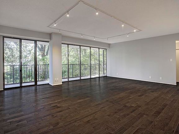 3rd image of 9333 Memorial Dr APT 209