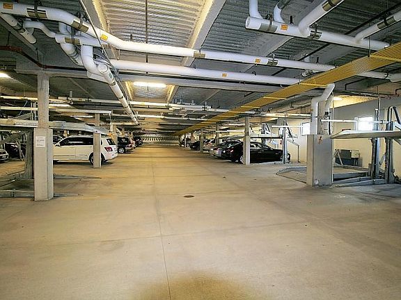 private parking garage