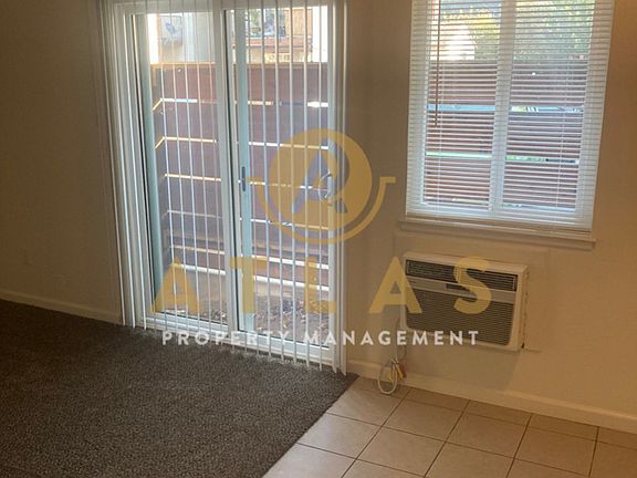 5th image of 100 E Oak St #7