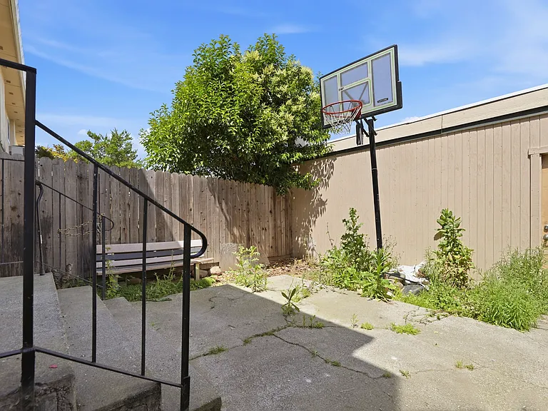 5943 Mack Rd — Photo 33