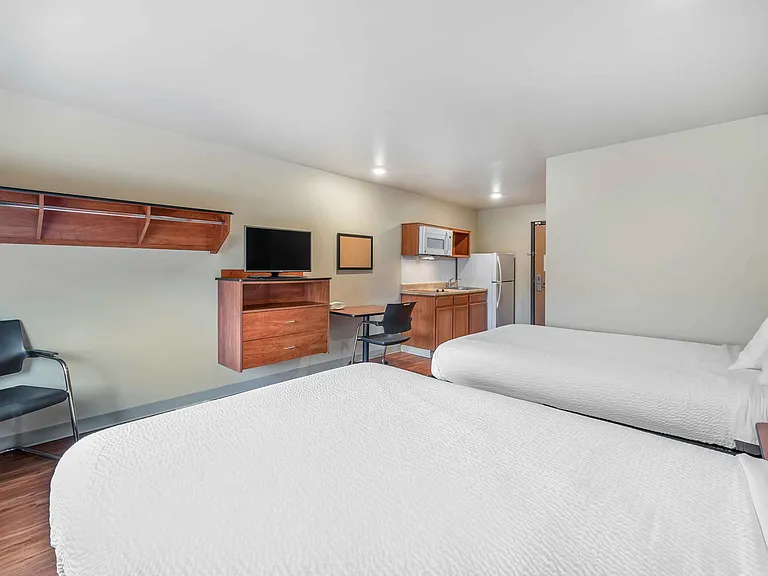Studio Suite - 2 Full Beds