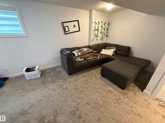5th image of 11402 133rd Ave NW