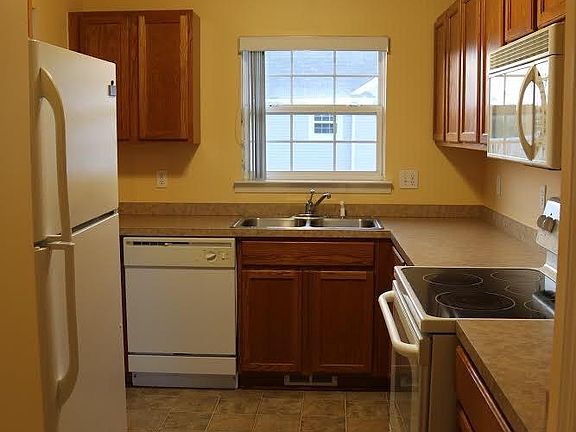 4th image of 16824 Dover Dr