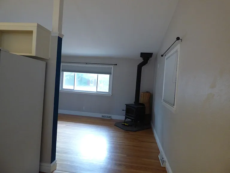 1327 Aspen St — Photo 4